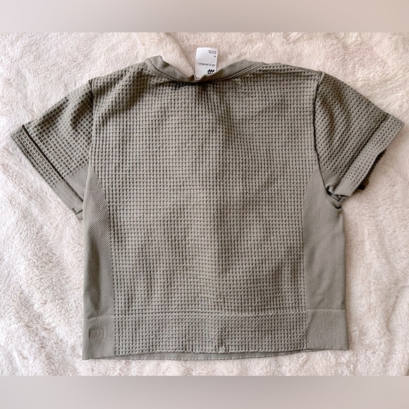 2/$20 ✨NWOT All in Motion Seamless Baby T-Shirt Dark Brown Size M - Picture 7 of 8